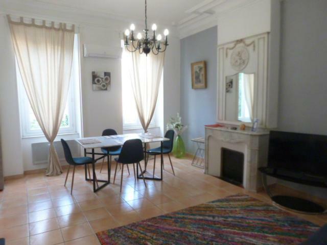 A L'Ombre De La Cathedrale Apartment Narbonne Exterior photo